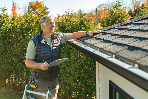 Professional Roofing technician working in Flora, MS